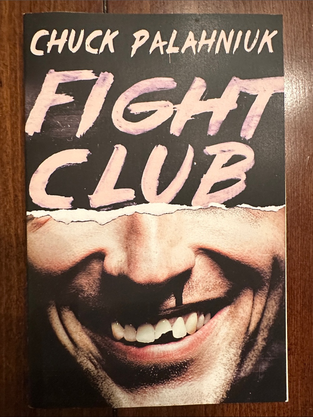 Fight Club by Chuck Palahniuk - Black & Pink Graphic Cover